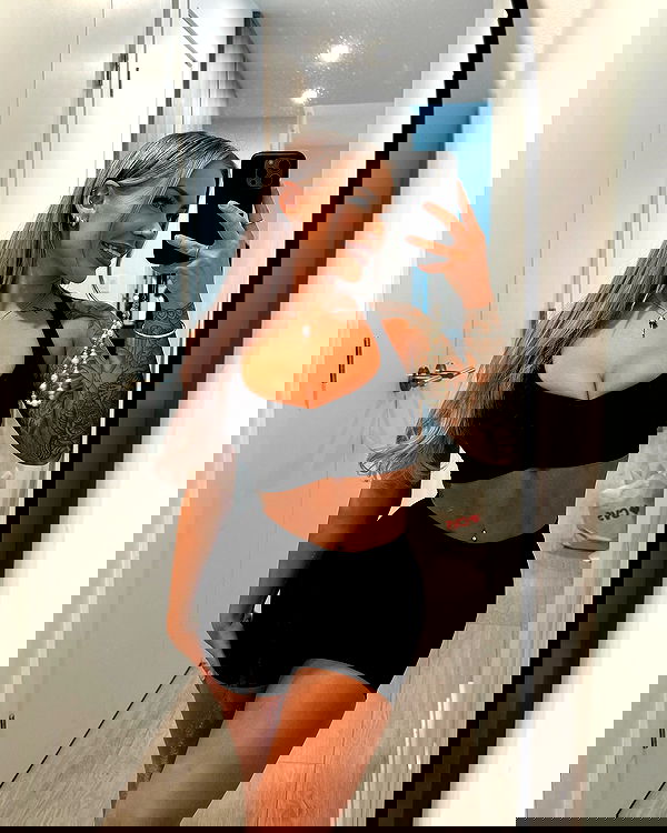 itshayleydavies itshayleydavies archive image