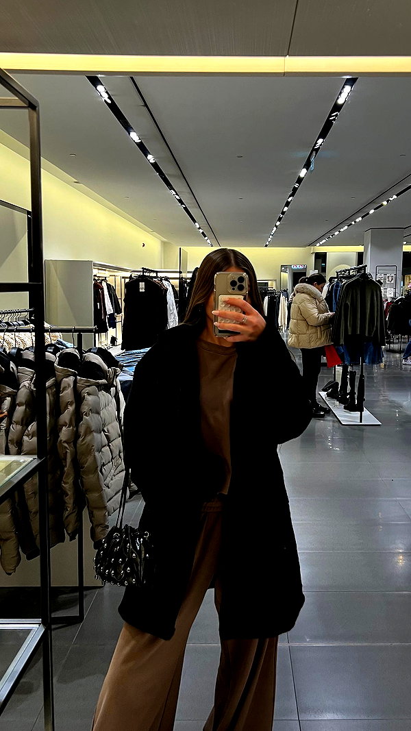 daniella_zeldis instagram image archive image