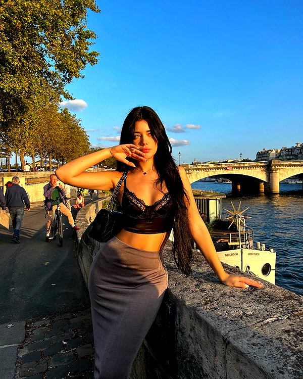 vanessa.rhd instagram image archive image