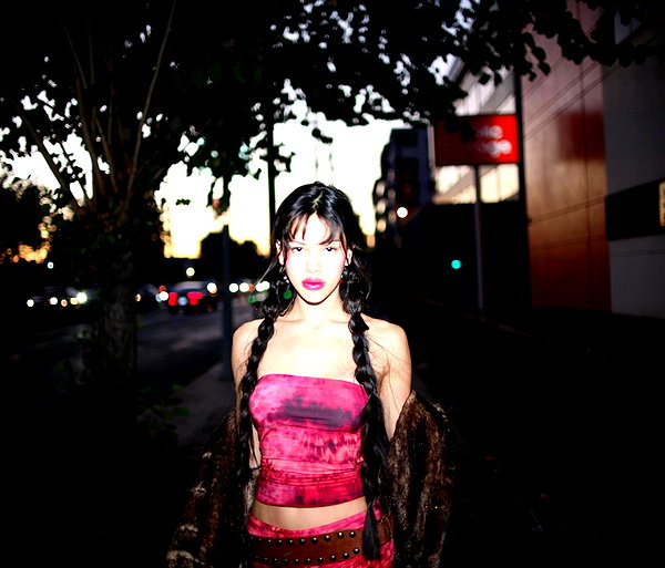 leonanaomii instagram image archive image