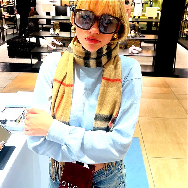 leni.bahr instagram image archive image