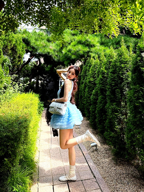 dear.zia instagram image archive image