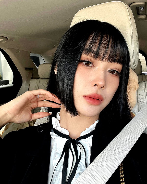 emily.ghoul instagram image archive image