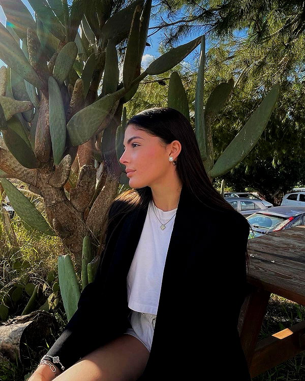lian.gur instagram image archive image