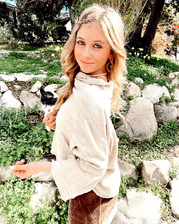 ellianawalmsley instagram image archive image