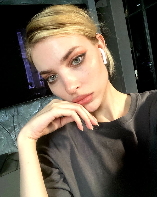 anya4everr instagram image archive image