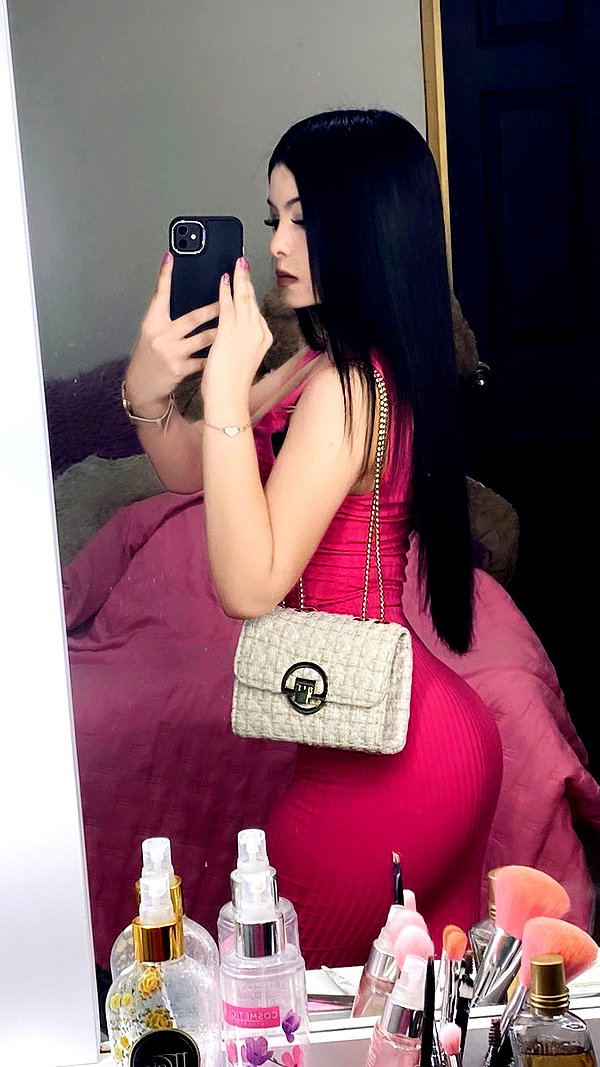 lesliesancheezz instagram image archive image