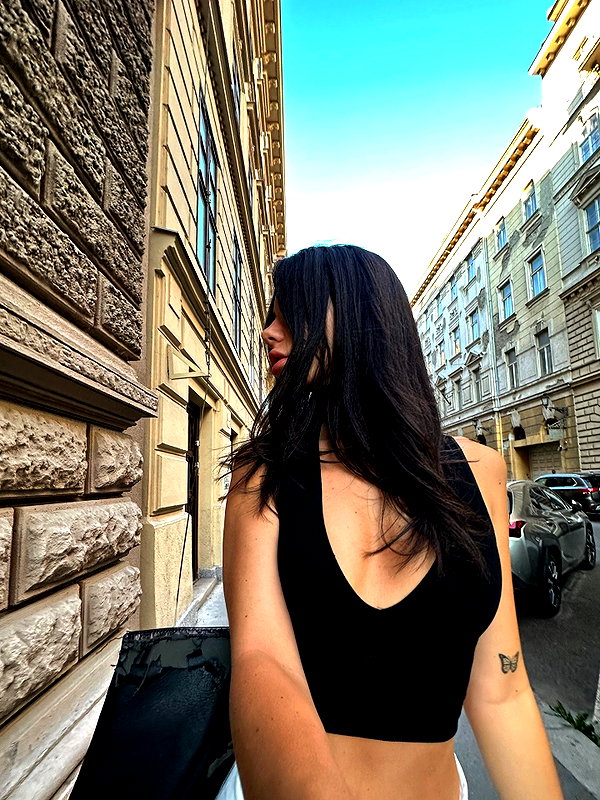 vanessa.rhd instagram image archive image