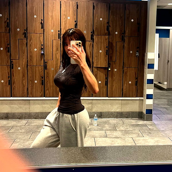 dommymommytiff instagram image archive image