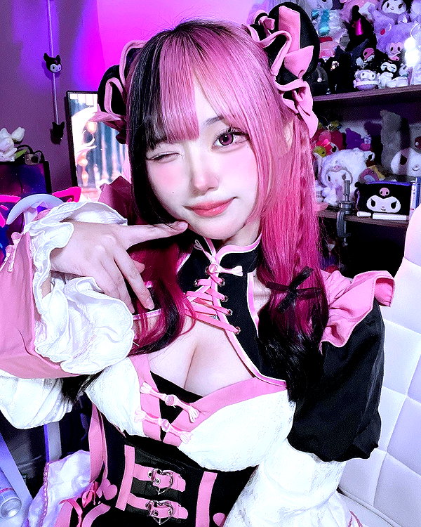 purinn_cos instagram image archive image