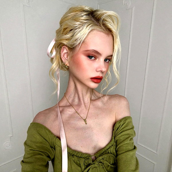 alisen.mari instagram image archive image