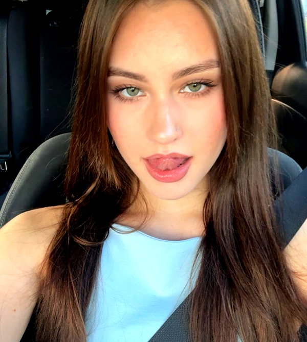 baddiesessence instagram image archive image