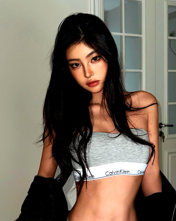 ll.lu1s instagram image archive image