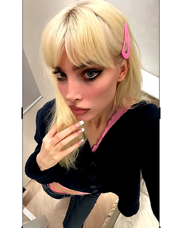 anya4everr instagram image archive image