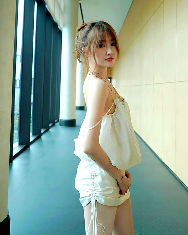 lyhythuedoxinh instagram image archive image