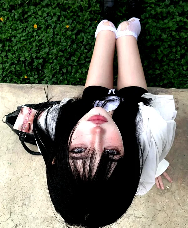 chica.niebla instagram image archive image