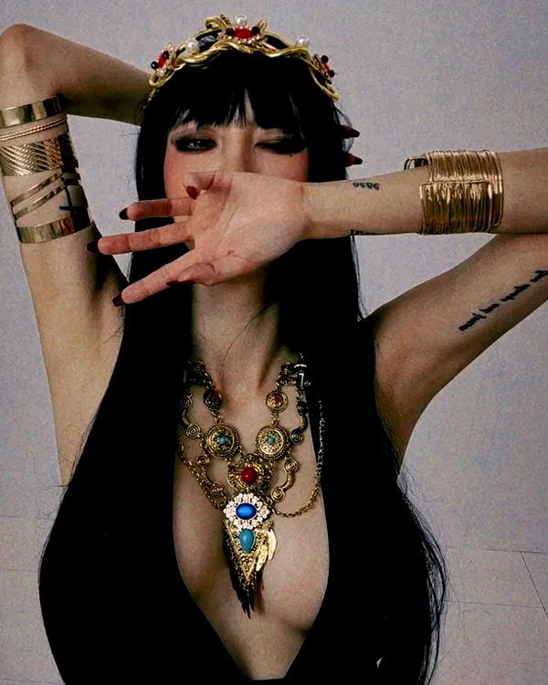bora__look instagram image archive image