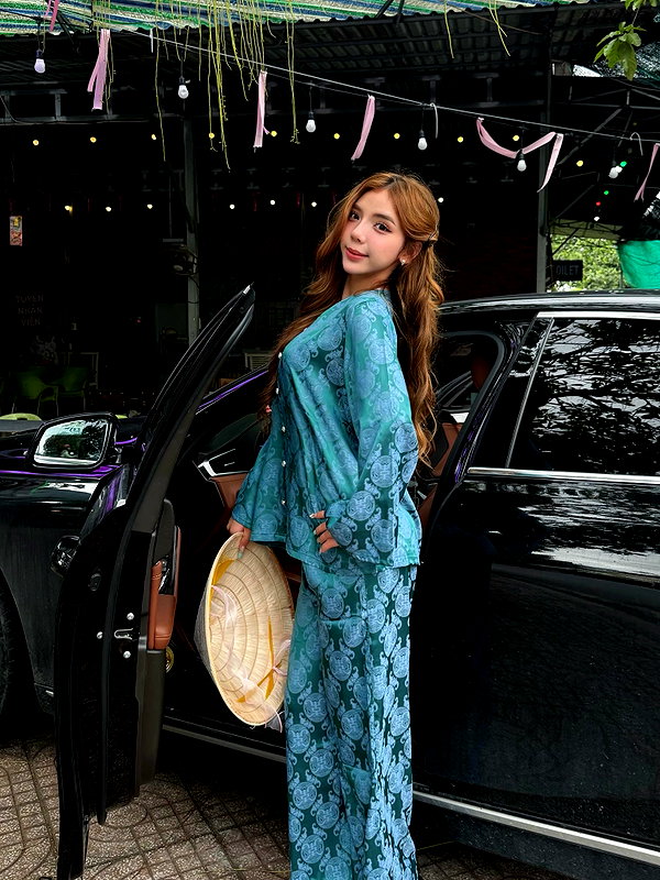 lyhythuedoxinh instagram image archive image