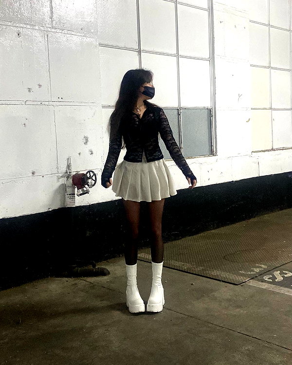 krystallea.cs instagram image archive image