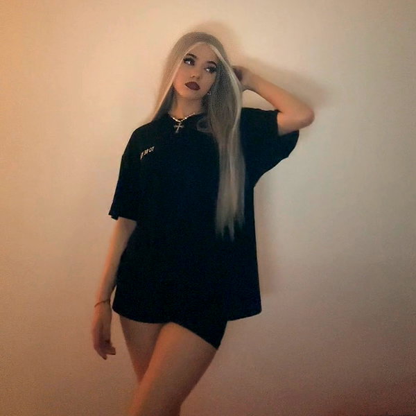 _roniira instagram image archive image