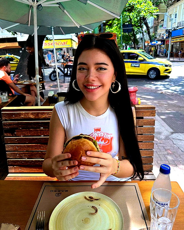 vanessa.rhd instagram image archive image