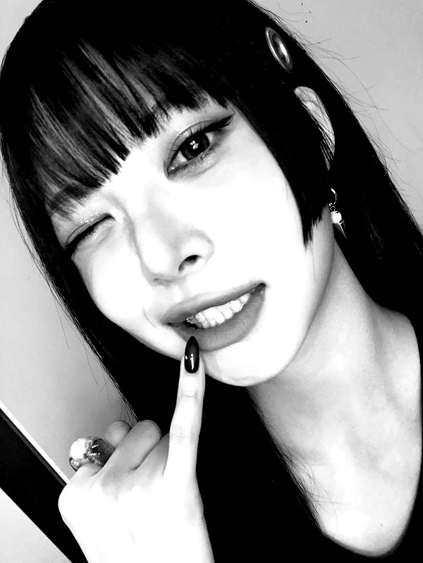 hhh.e_c.v instagram image archive image