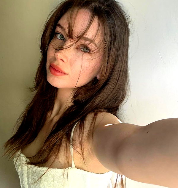 baddiesessence instagram image archive image