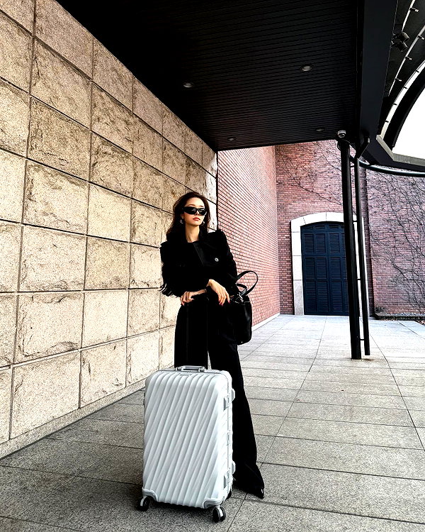 dear.zia instagram image archive image