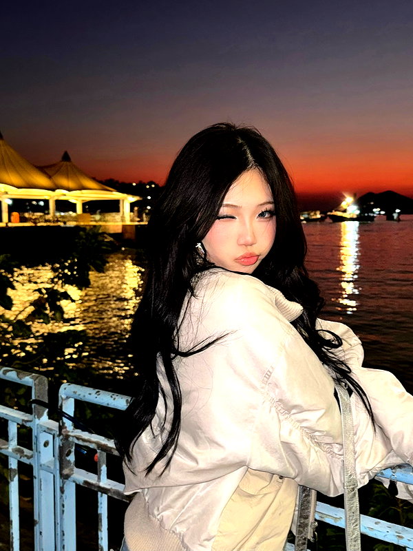 joycee.e instagram image archive image