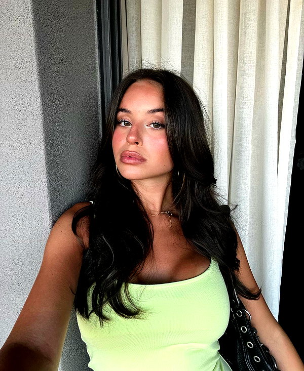 zoeliss instagram image archive image