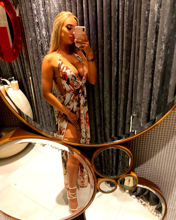 rhiannonbluee instagram image archive image