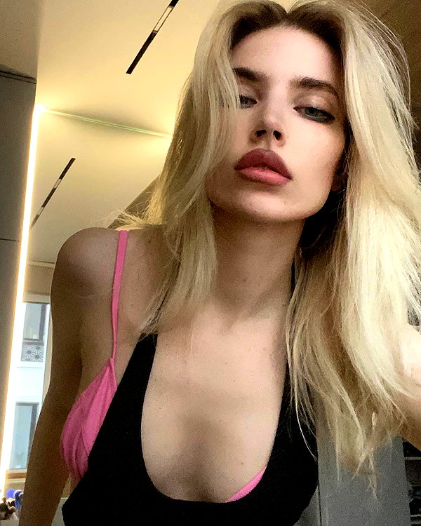 anya4everr instagram image archive image