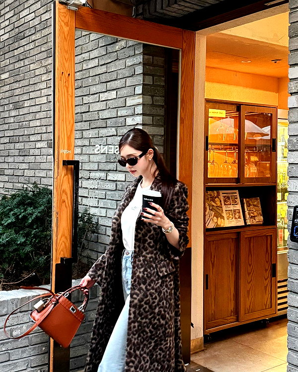 dear.zia instagram image archive image