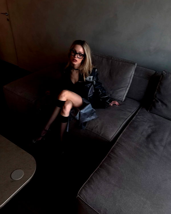 kkwwwv instagram image archive image