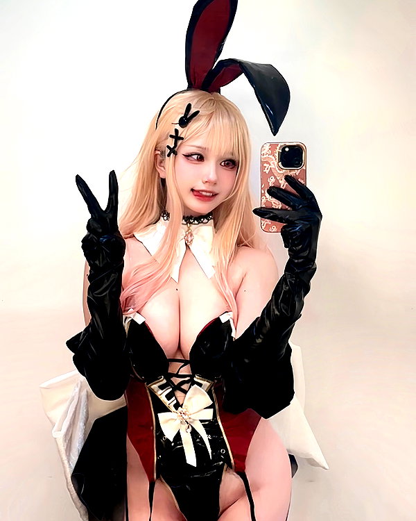 xier_cos instagram image archive image
