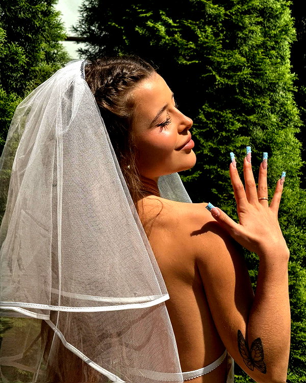 enikeeva_aliya instagram image archive image