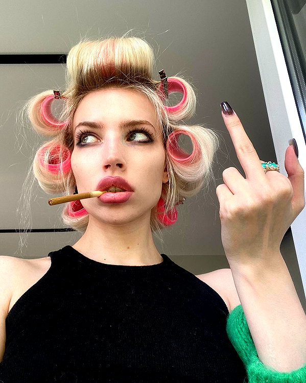 alien.hanna instagram image archive image