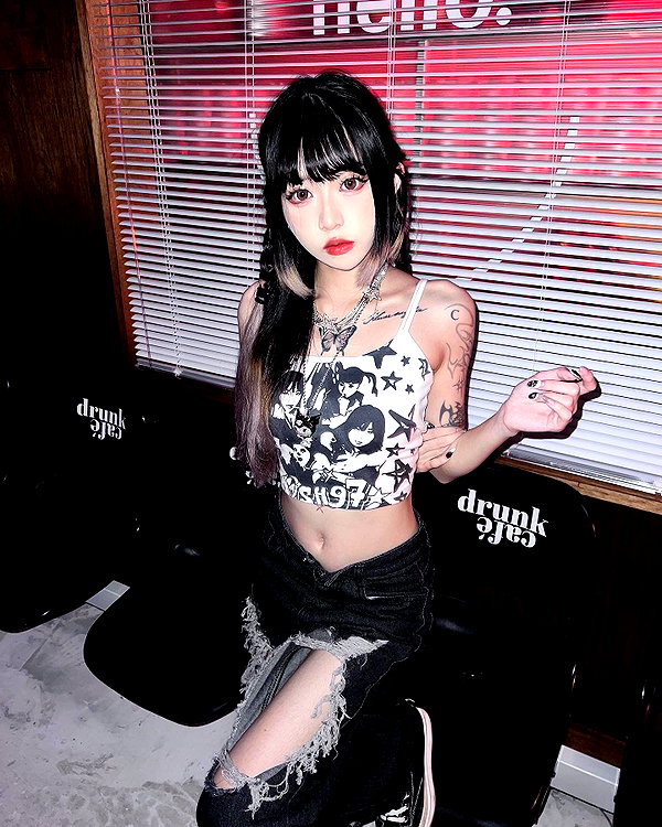 nixqq.425_ instagram image archive image
