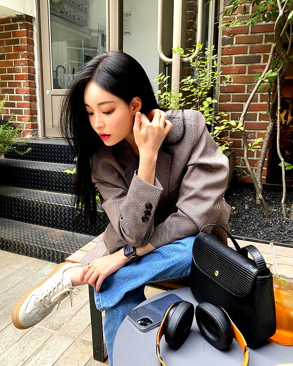 daxbin instagram image archive image