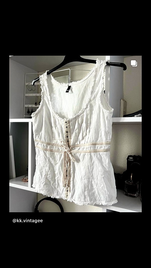 kk.vintagee instagram image archive image