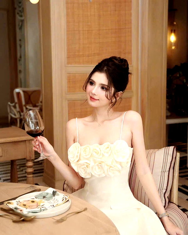 lyhythuedoxinh instagram image archive image