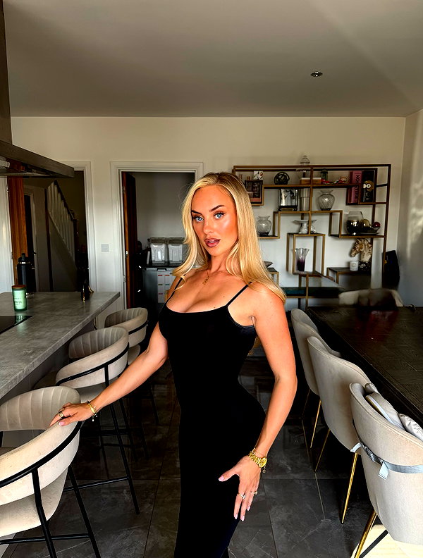 rhiannonbluee instagram image archive image
