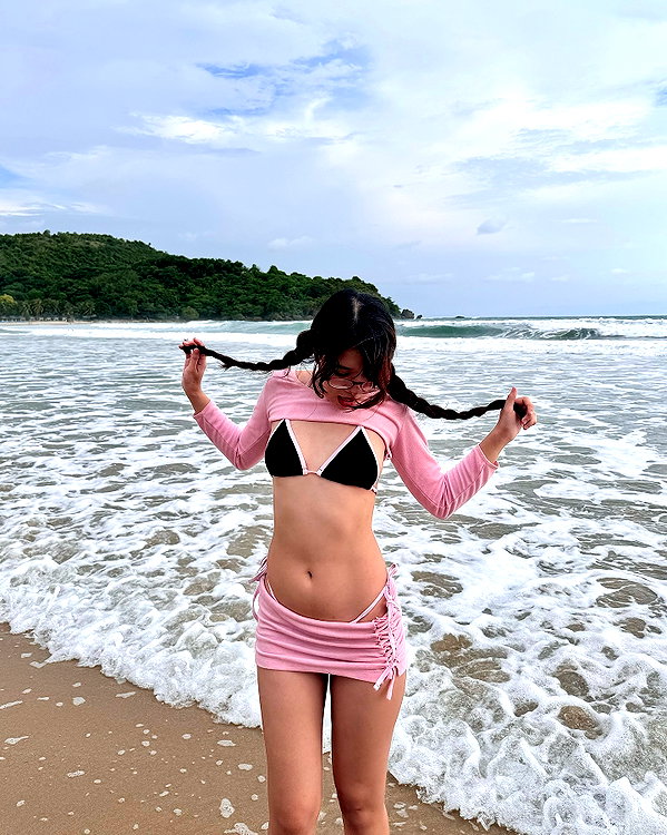 _nei.ko instagram image archive image