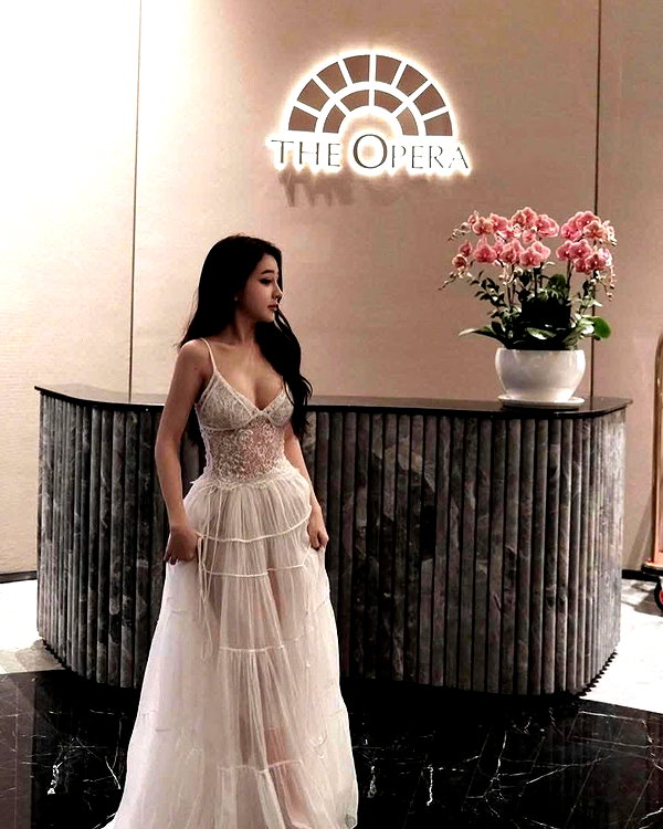 lyhythuedoxinh instagram image archive image