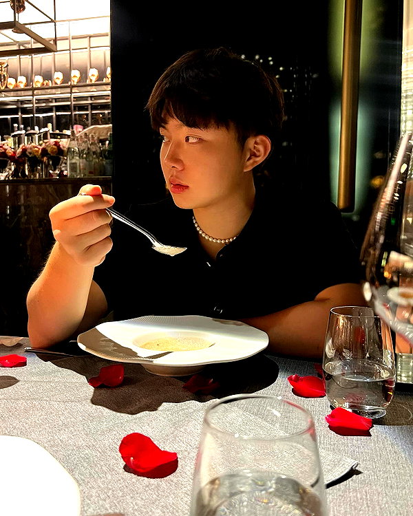 ll.lu1s instagram image archive image