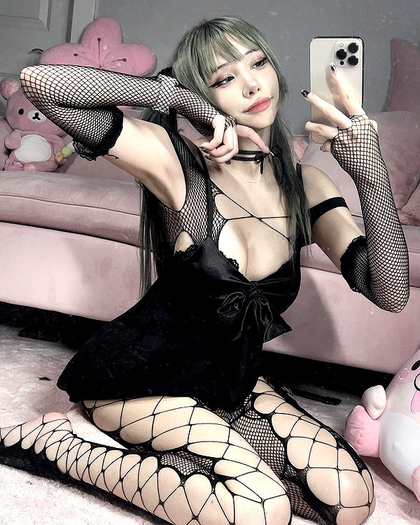 idlesann instagram image archive image