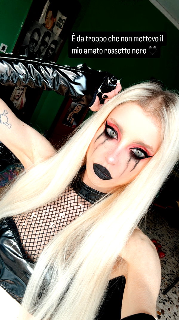 roxiechelon2 archive image