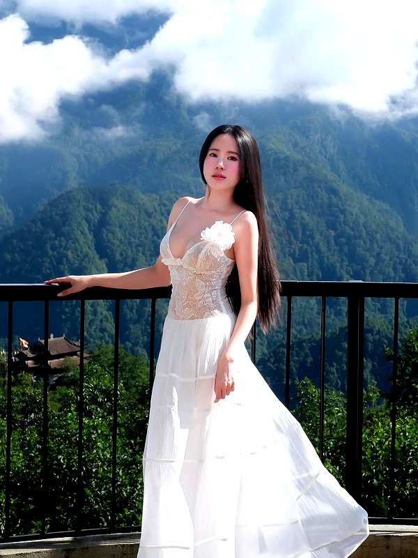 lyhythuedoxinh instagram image archive image