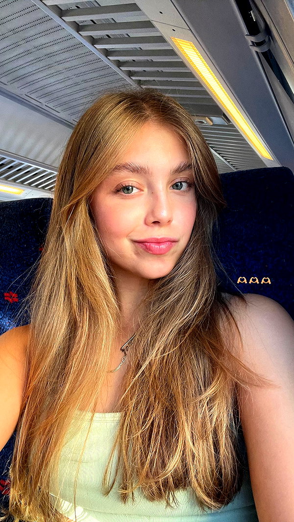 mishel_d_ instagram image archive image