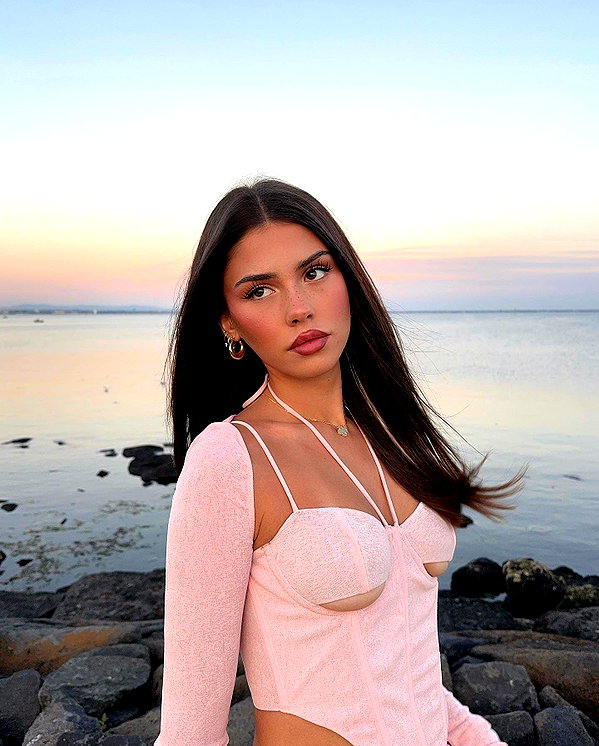 leahhalton instagram image archive image